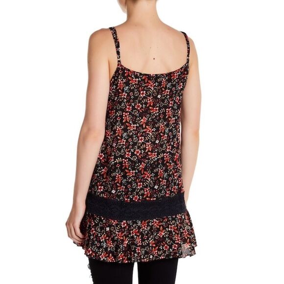 ✨ HP✨Tiare Hawaii
Phuket Lace Trim Tank✨ - Picture 2 of 3